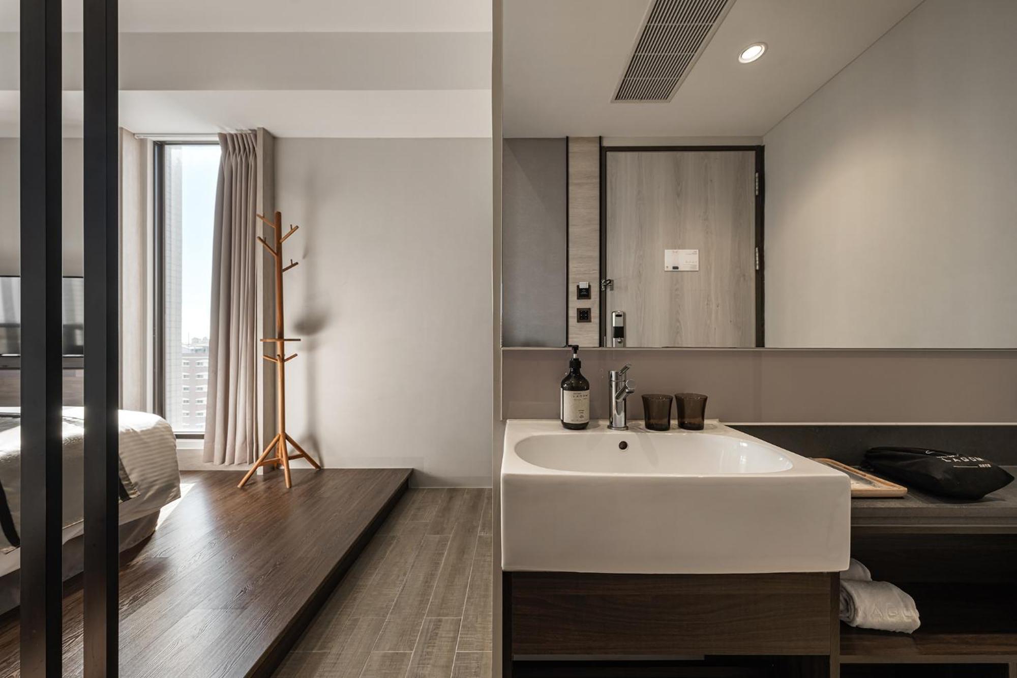 Hotel Yam Lagom Гаосюн Екстер'єр фото