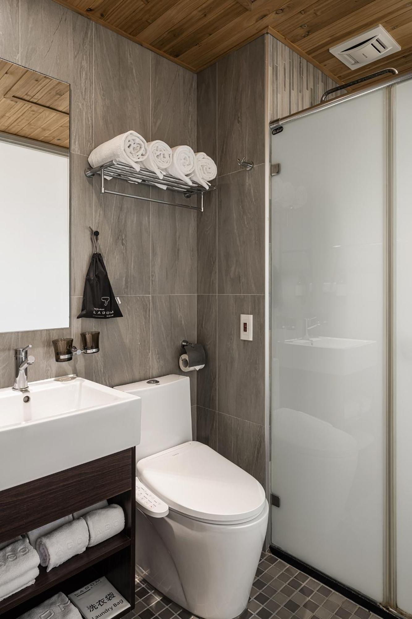 Hotel Yam Lagom Гаосюн Екстер'єр фото