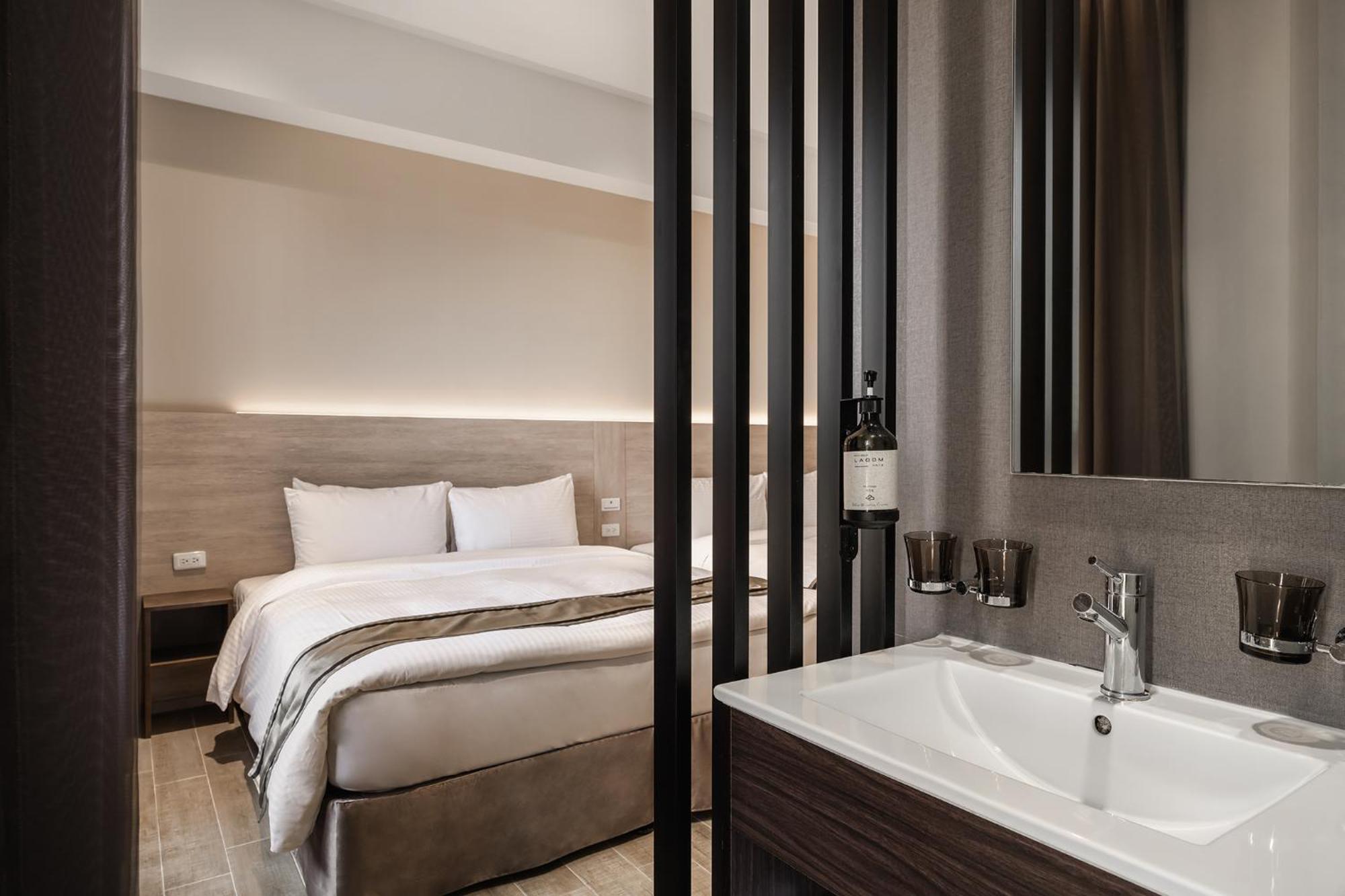 Hotel Yam Lagom Гаосюн Екстер'єр фото
